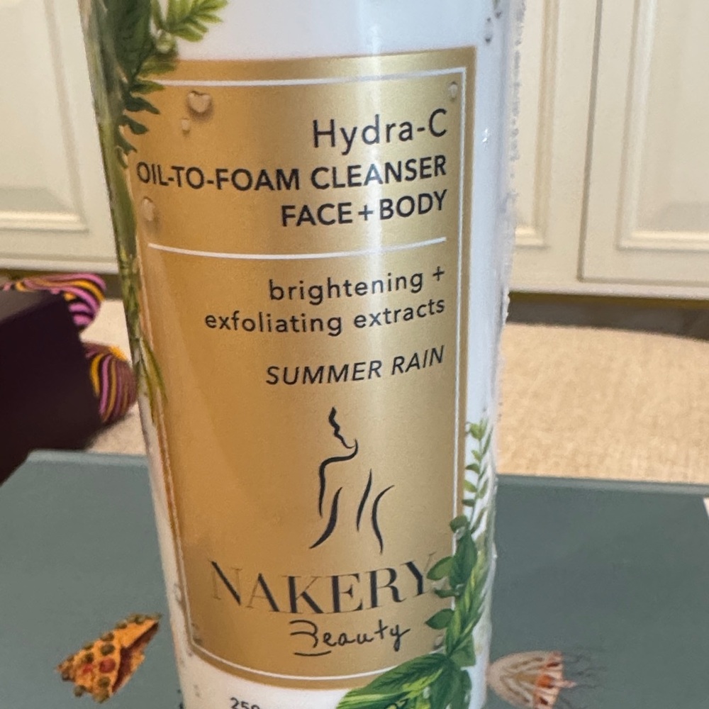 Nakery Beauty Hydra-C Gel-to-Foam Cleanser Full Size NWT - Picture 2 of 7